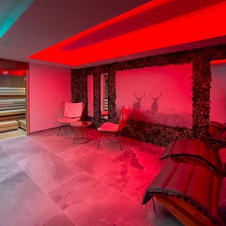 Hotel Crystal - Kitzhorn Suites سانكت يوهان ان تيرو المظهر الخارجي الصورة